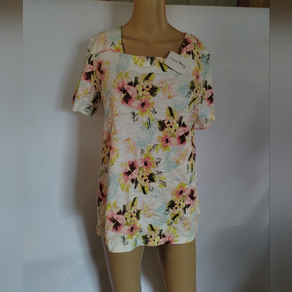 Coral Bay Floral Blouse Size M 100% Cotton Tropical Print Short Sleeve Top